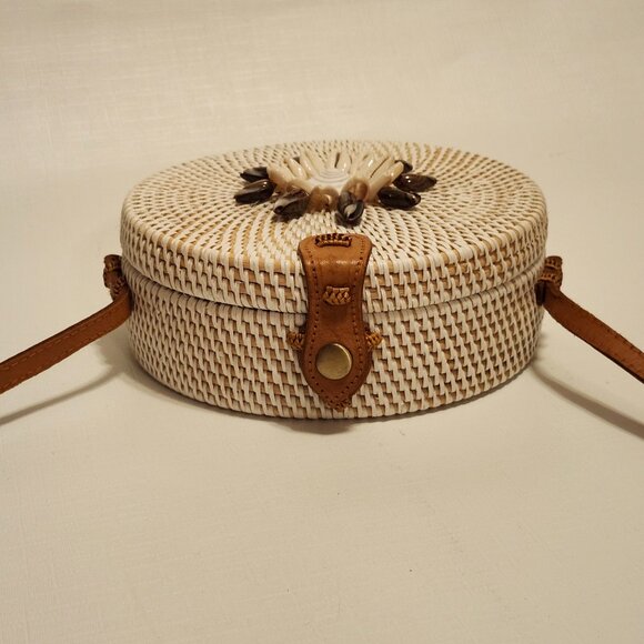 BOHO Structured Circle Straw Crossbody Bag with Seashell Patern Roundie HYACINTH - Picture 3 of 12